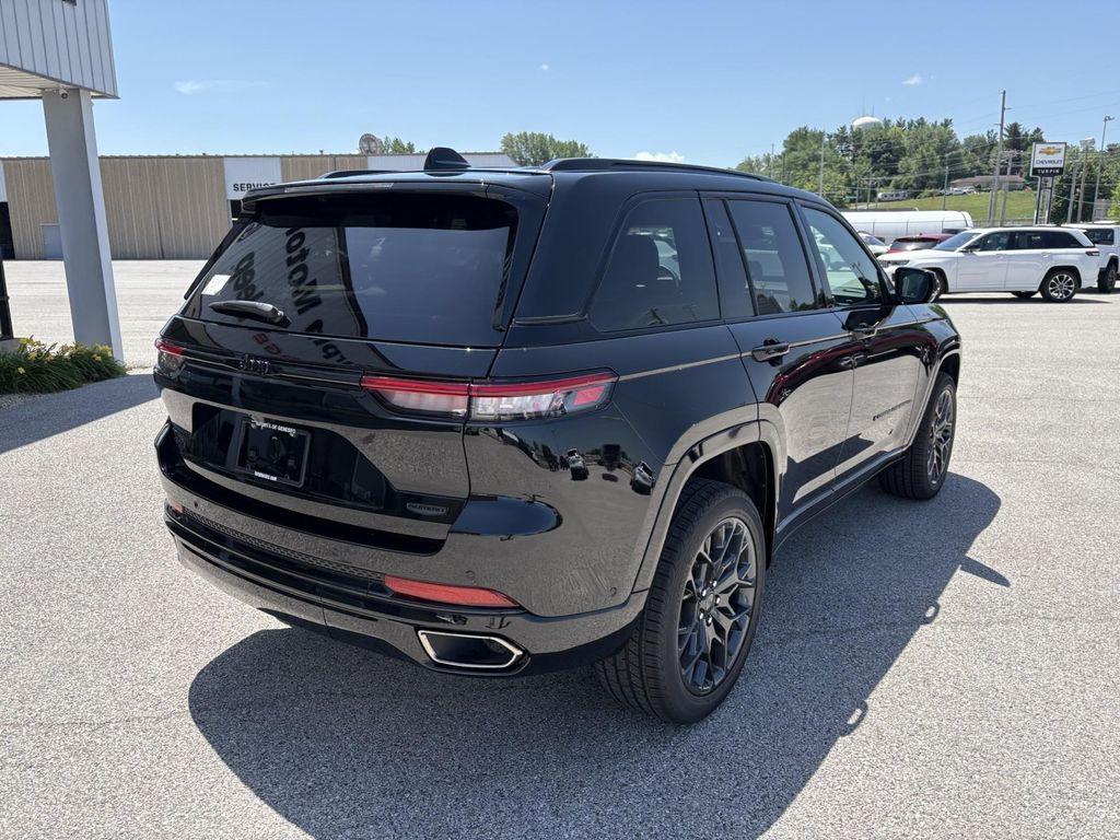 new 2025 Jeep Grand Cherokee car, priced at $55,956