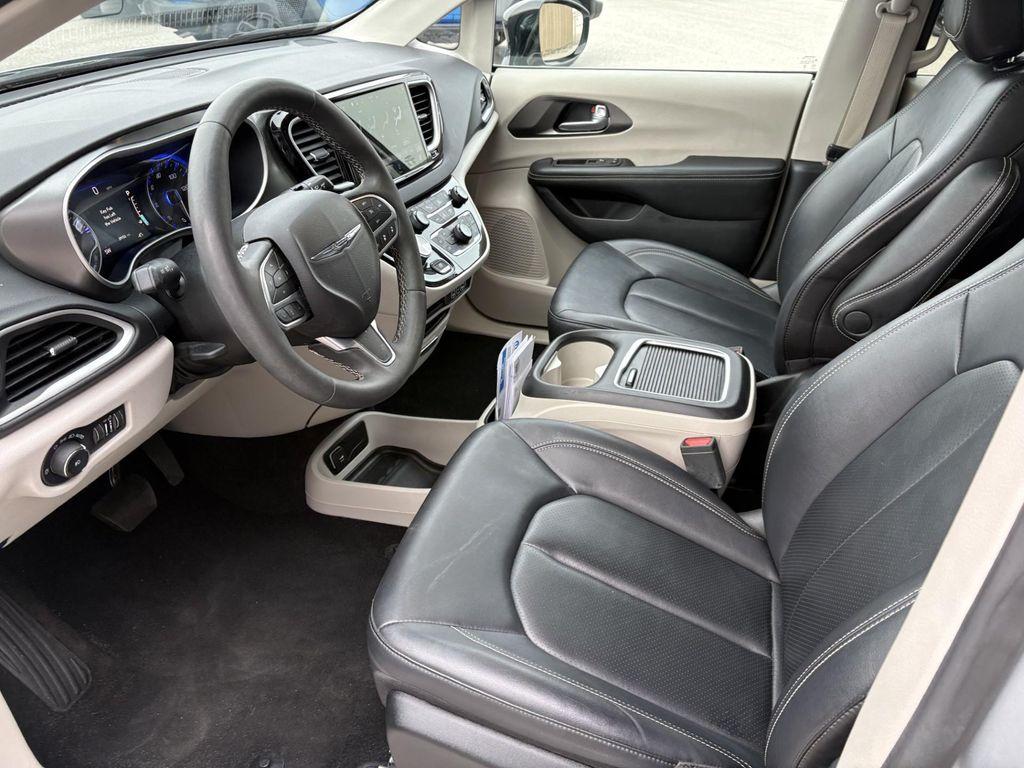 used 2024 Chrysler Pacifica car, priced at $34,679