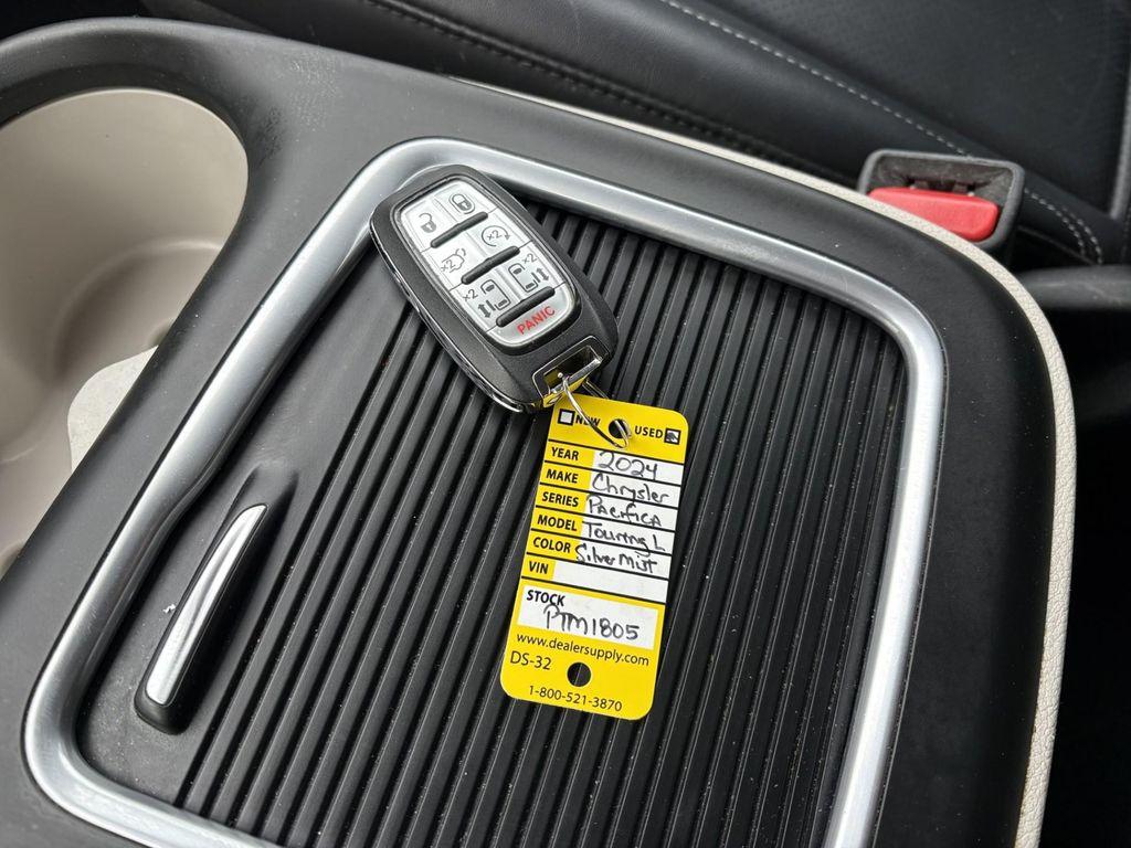 used 2024 Chrysler Pacifica car, priced at $34,679