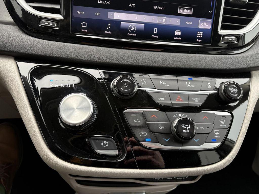 used 2024 Chrysler Pacifica car, priced at $34,679