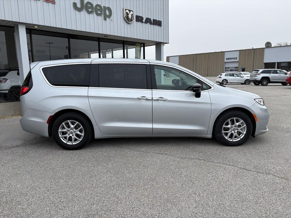 used 2024 Chrysler Pacifica car, priced at $34,679