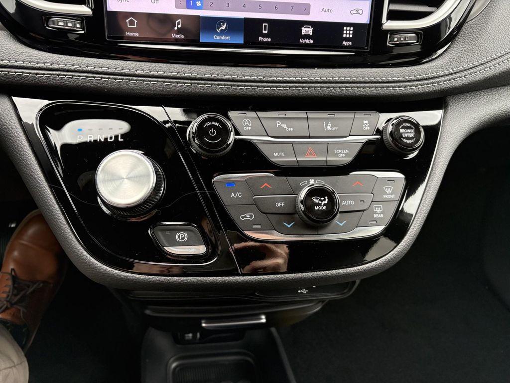 new 2026 Chrysler Pacifica car, priced at $43,366