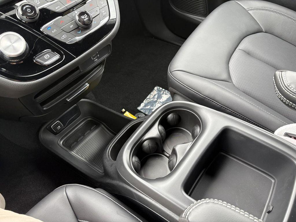 new 2026 Chrysler Pacifica car, priced at $43,366