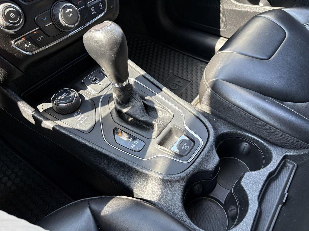 used 2022 Jeep Cherokee car, priced at $25,489