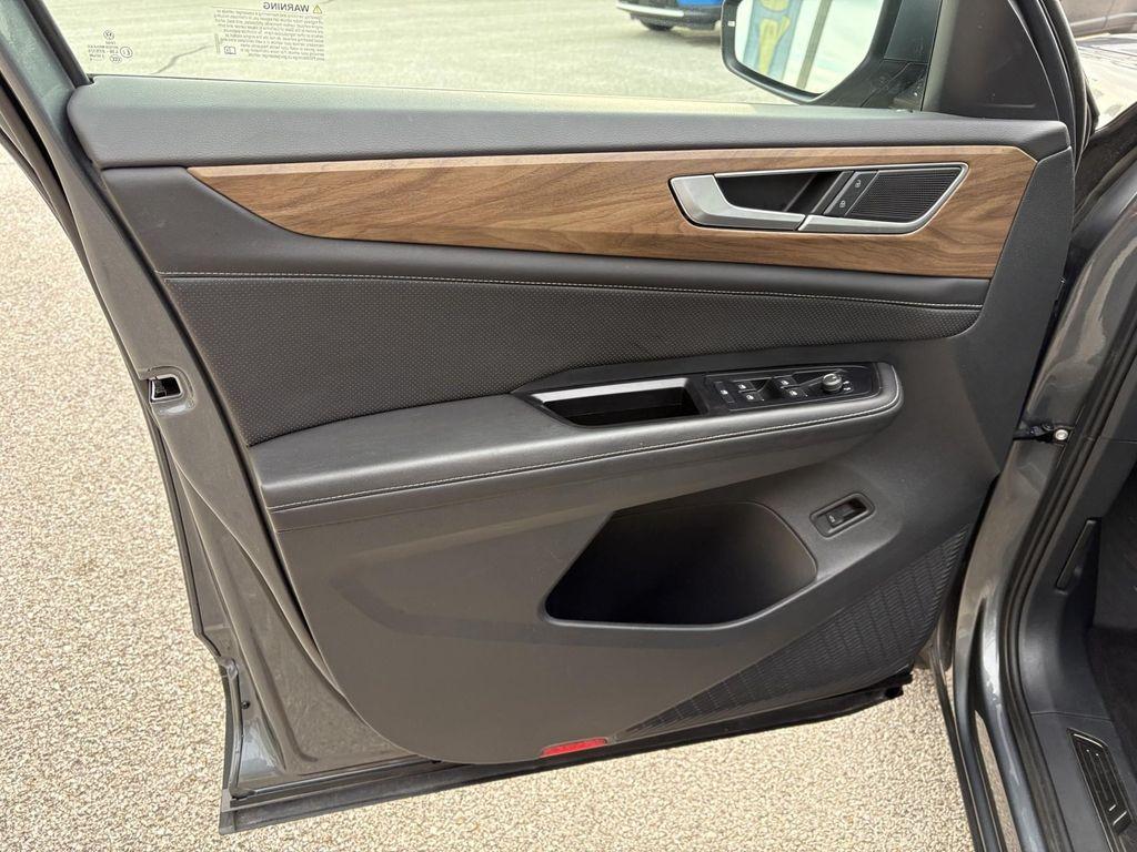 used 2025 Volkswagen Atlas car, priced at $35,569