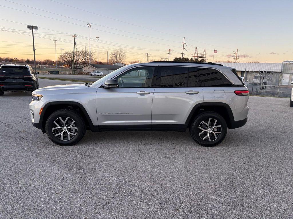 used 2024 Jeep Grand Cherokee car, priced at $38,258