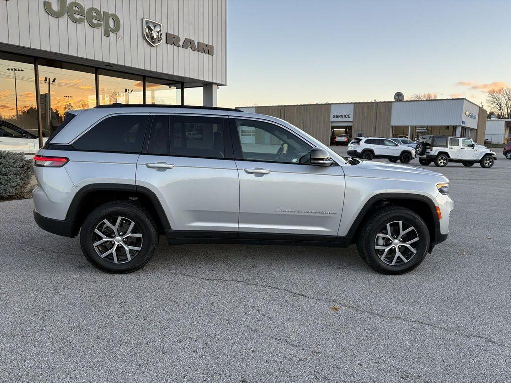 used 2024 Jeep Grand Cherokee car, priced at $38,258