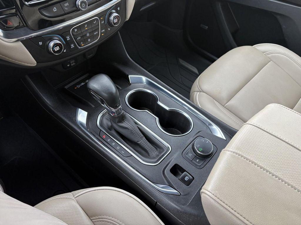 used 2023 Chevrolet Traverse car, priced at $29,554