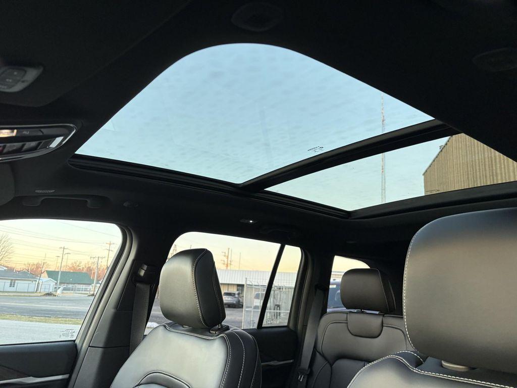 new 2025 Jeep Grand Cherokee car, priced at $44,987