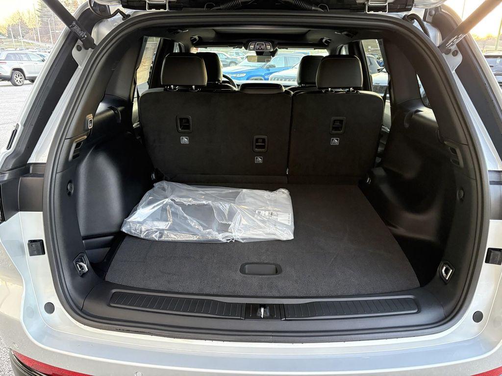 new 2025 Jeep Grand Cherokee car, priced at $44,987