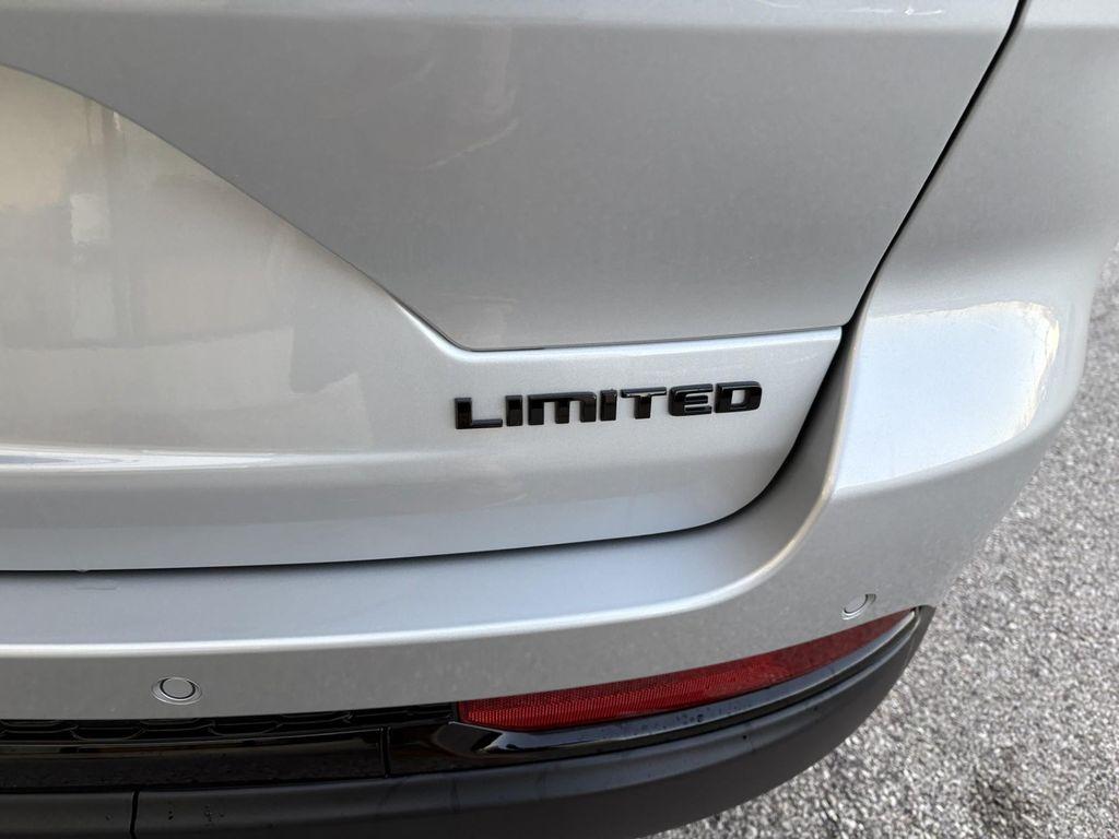 new 2025 Jeep Grand Cherokee car, priced at $44,987