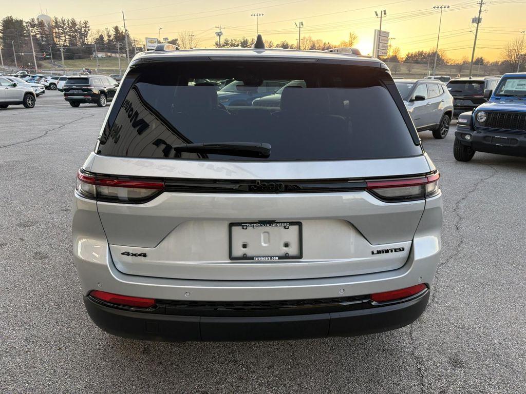new 2025 Jeep Grand Cherokee car, priced at $44,987