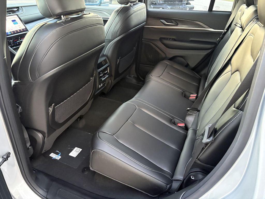 new 2025 Jeep Grand Cherokee car, priced at $44,987