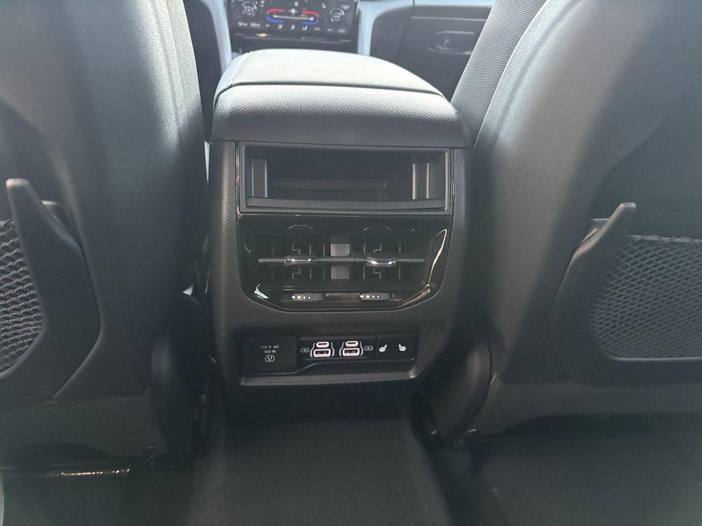 new 2025 Jeep Grand Cherokee car, priced at $44,987