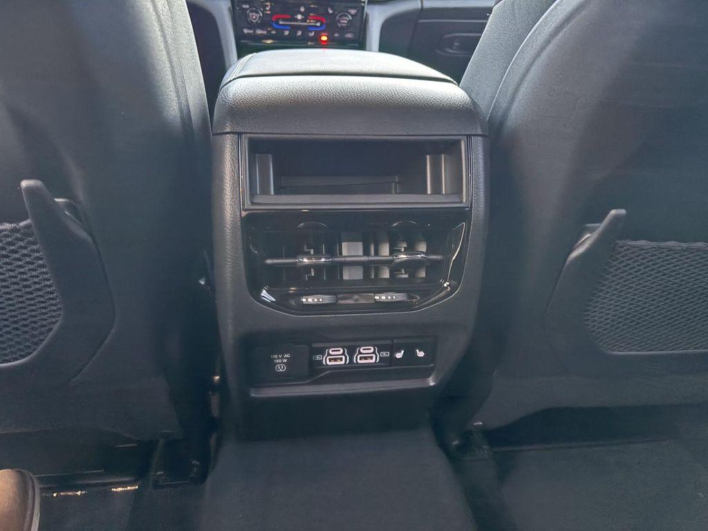 new 2025 Jeep Grand Cherokee car, priced at $44,157