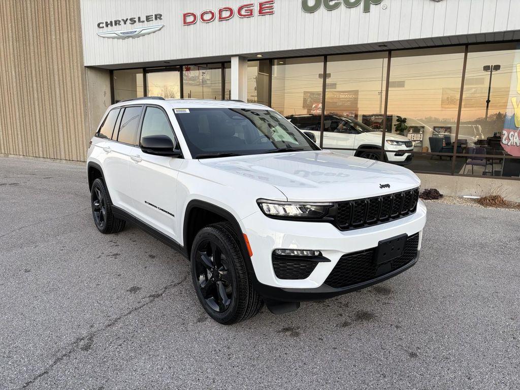 new 2025 Jeep Grand Cherokee car, priced at $44,157