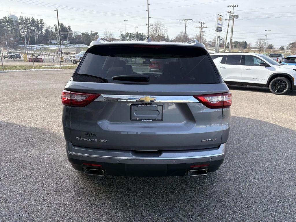 used 2021 Chevrolet Traverse car, priced at $31,468
