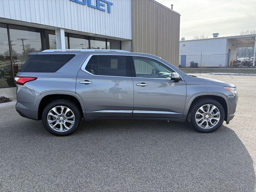 used 2021 Chevrolet Traverse car, priced at $31,468
