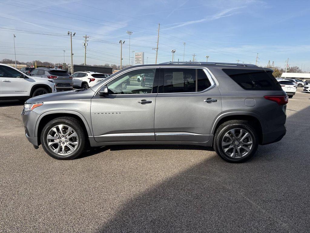 used 2021 Chevrolet Traverse car, priced at $31,468