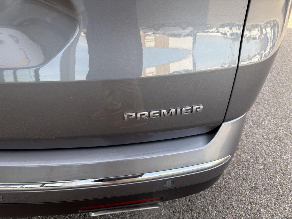 used 2021 Chevrolet Traverse car, priced at $31,468