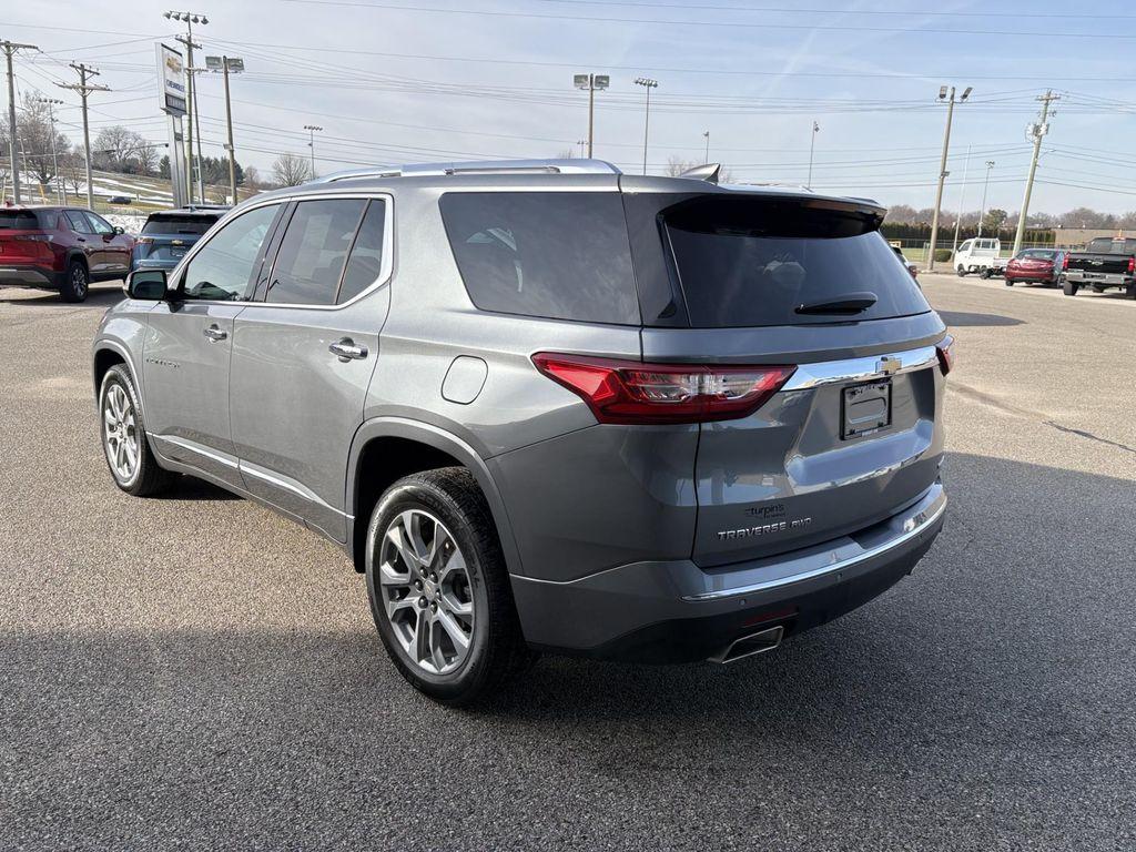 used 2021 Chevrolet Traverse car, priced at $31,468