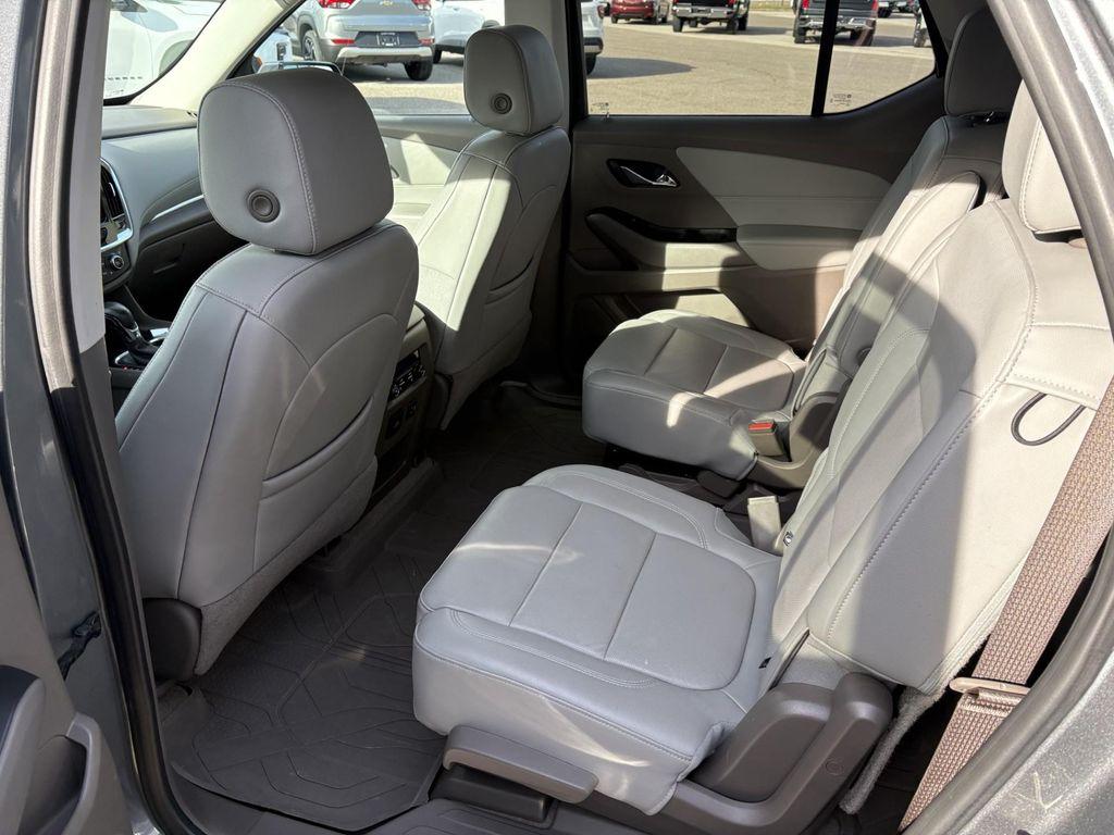 used 2021 Chevrolet Traverse car, priced at $31,468