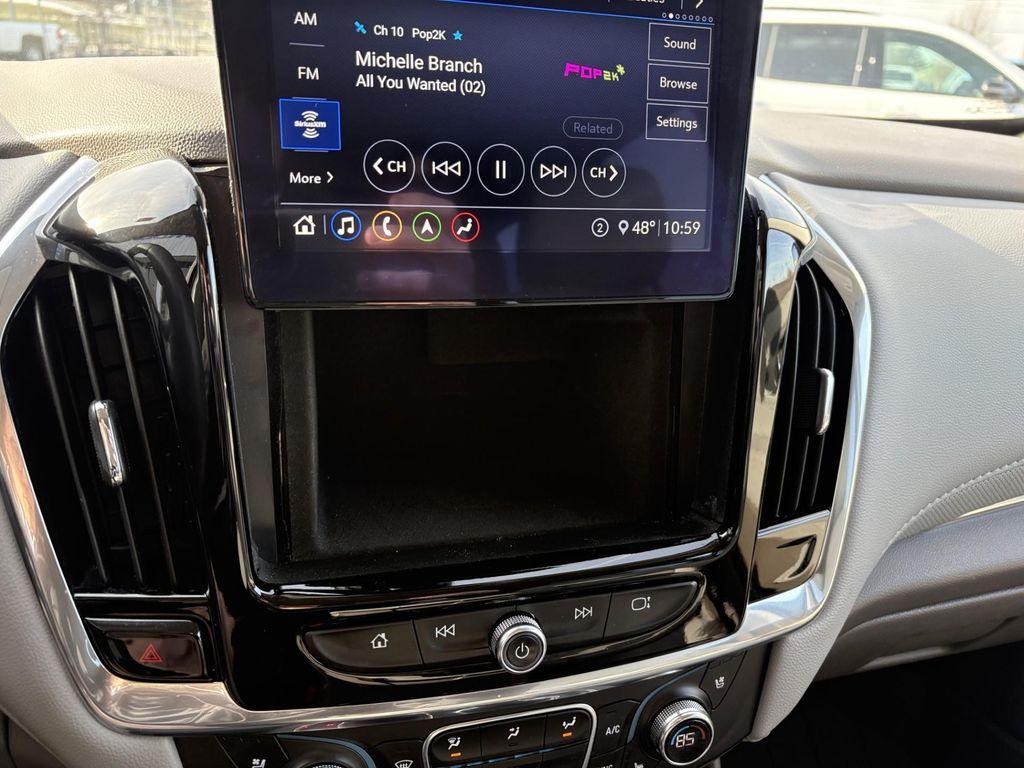 used 2021 Chevrolet Traverse car, priced at $31,468