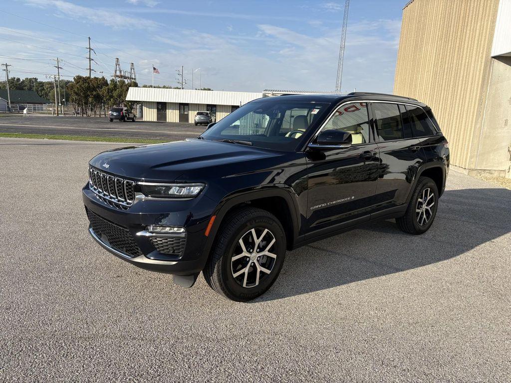 used 2024 Jeep Grand Cherokee car, priced at $39,679