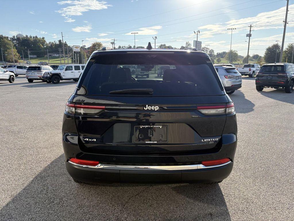 used 2024 Jeep Grand Cherokee car, priced at $39,679