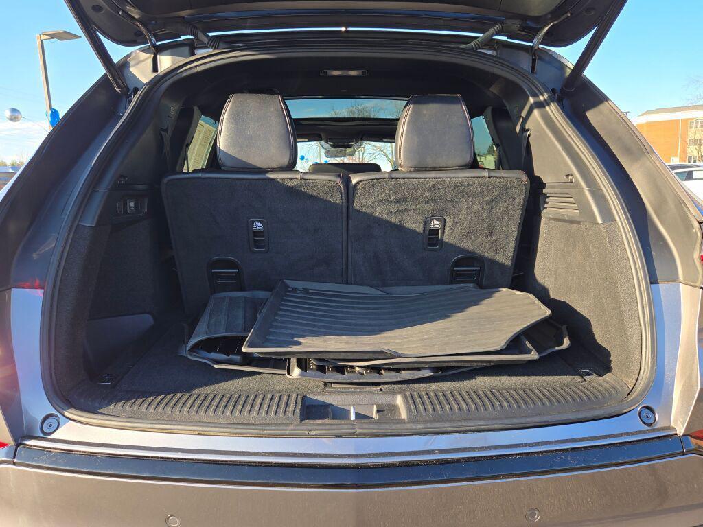 used 2023 Acura MDX car, priced at $38,000