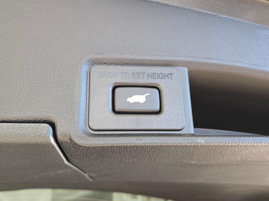 new 2025 Acura RDX car, priced at $56,400