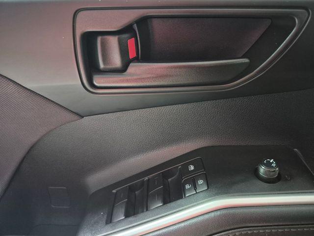 used 2021 Toyota Highlander car, priced at $28,274