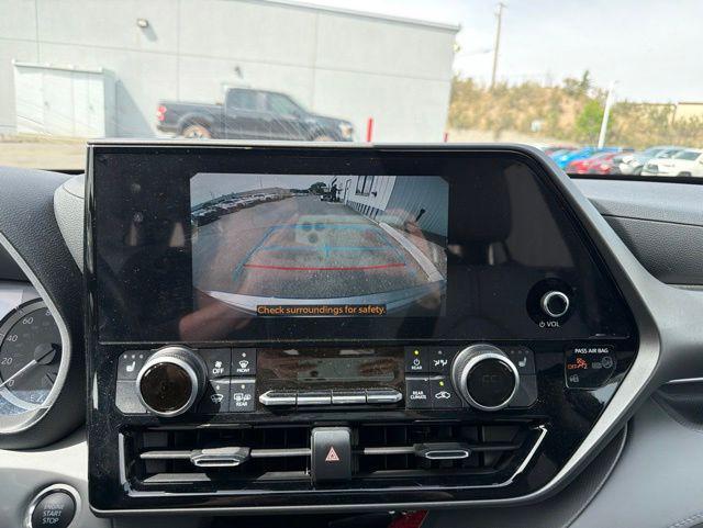 used 2024 Toyota Highlander car, priced at $41,574
