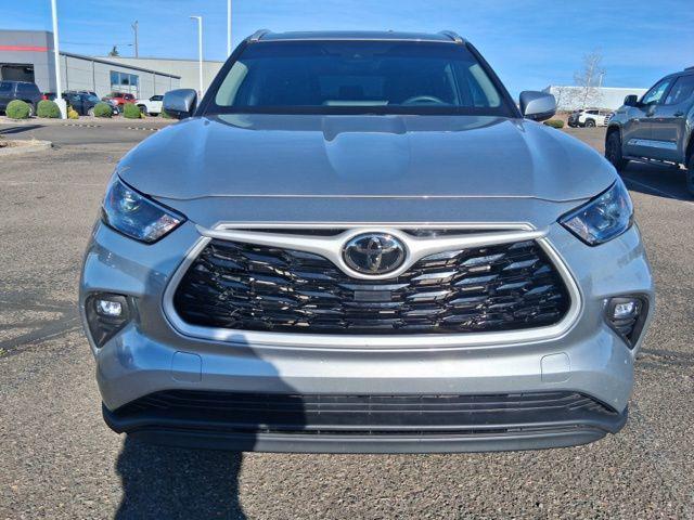 used 2025 Toyota Highlander car, priced at $43,874