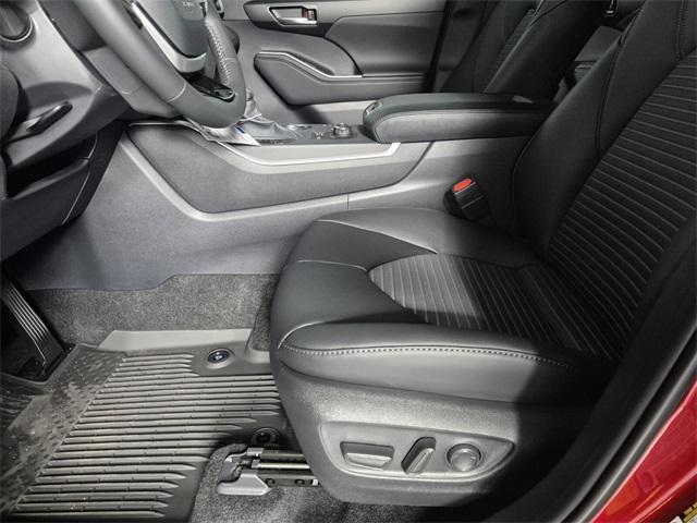 new 2026 Toyota Highlander car, priced at $49,992