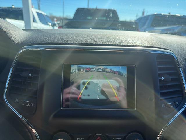 used 2019 Jeep Grand Cherokee car, priced at $15,597