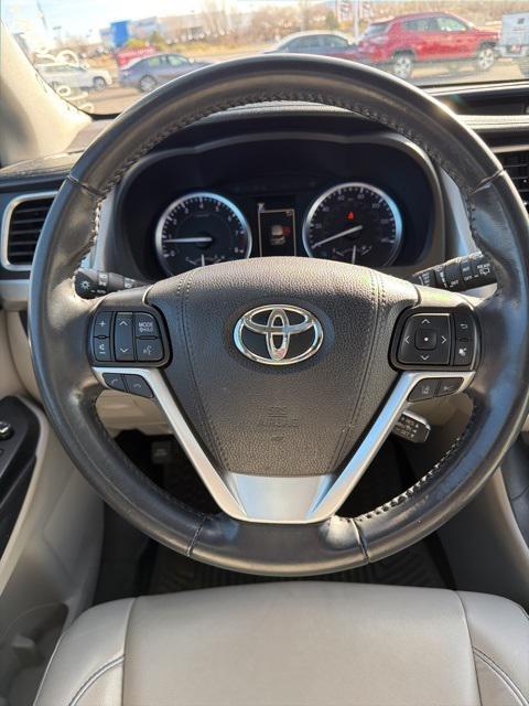 used 2019 Toyota Highlander car, priced at $26,874