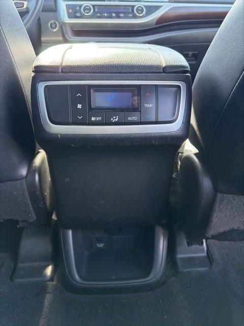 used 2016 Toyota Highlander car, priced at $22,075
