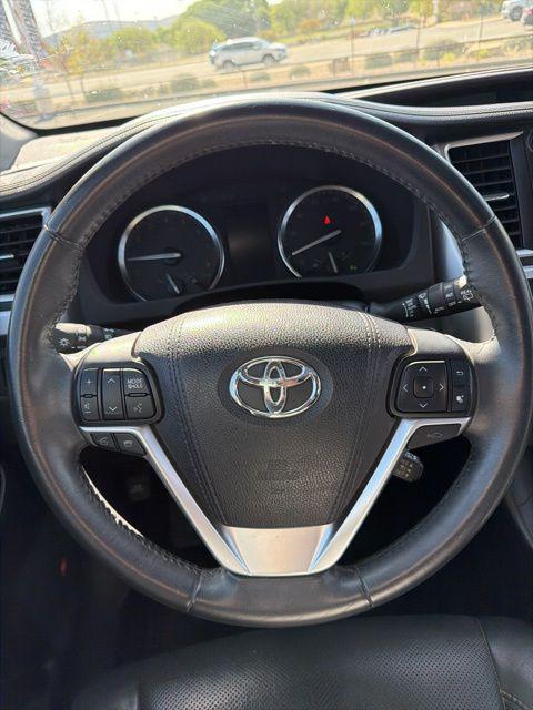 used 2016 Toyota Highlander car, priced at $22,075