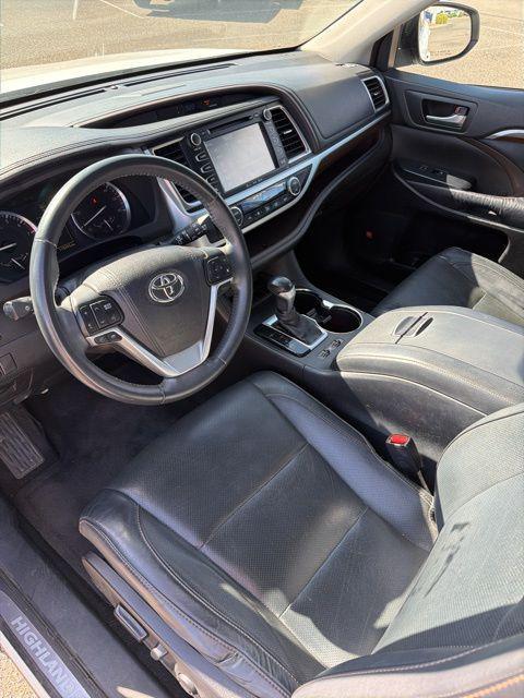 used 2016 Toyota Highlander car, priced at $22,075