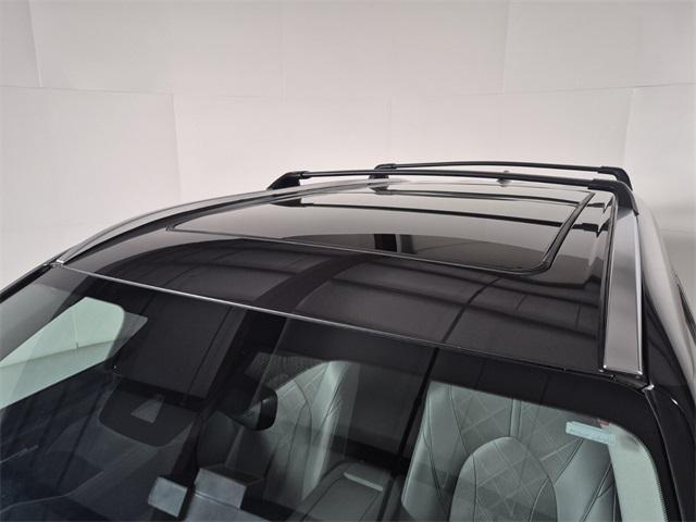 used 2023 Toyota Highlander car, priced at $33,744