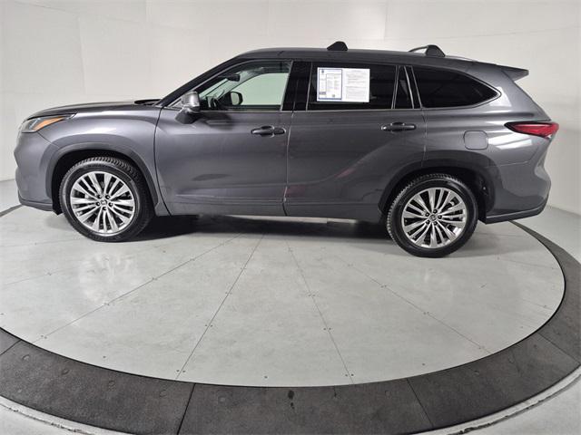 used 2023 Toyota Highlander car, priced at $33,744