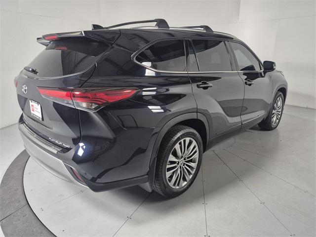 used 2020 Toyota Highlander car, priced at $33,902