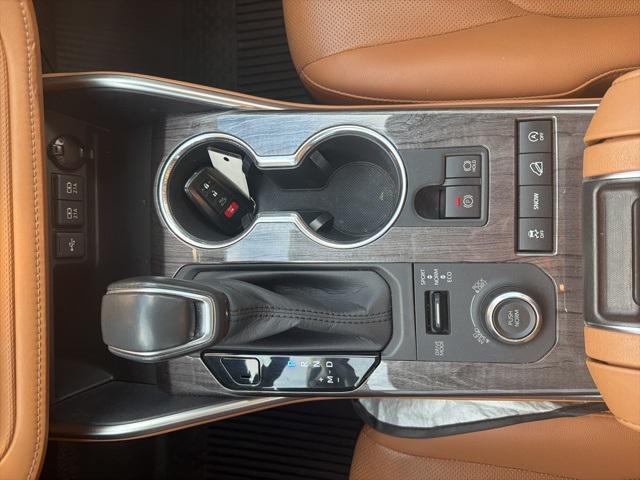 used 2020 Toyota Highlander car, priced at $32,874