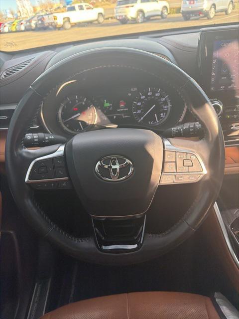 used 2020 Toyota Highlander car, priced at $32,874