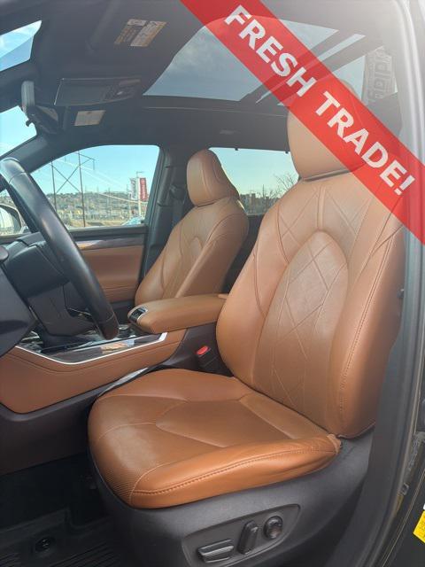 used 2020 Toyota Highlander car, priced at $32,874