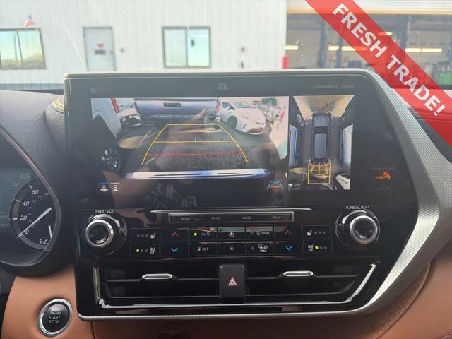 used 2020 Toyota Highlander car, priced at $32,874