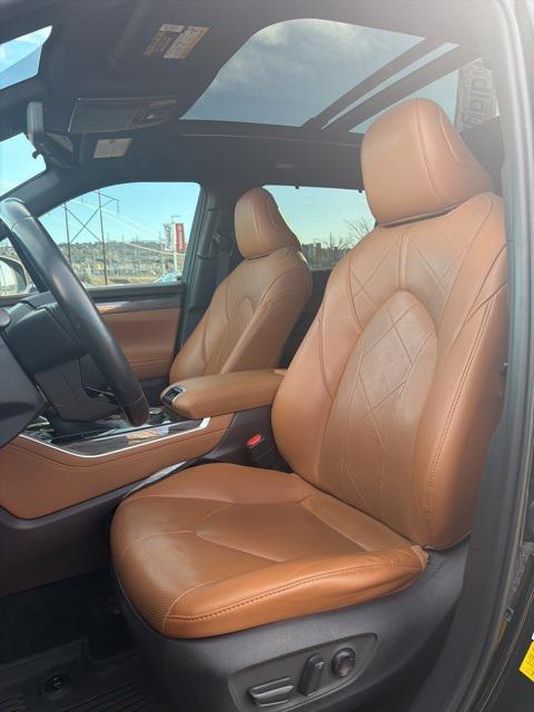 used 2020 Toyota Highlander car, priced at $32,874