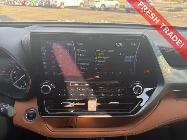 used 2020 Toyota Highlander car, priced at $32,874