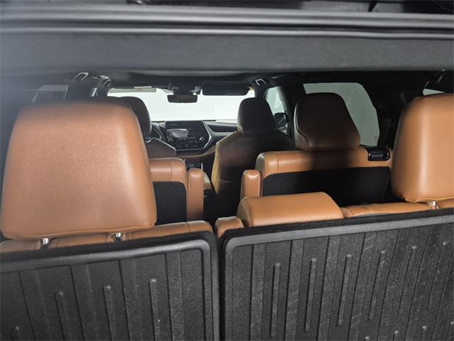 used 2020 Toyota Highlander car, priced at $33,902
